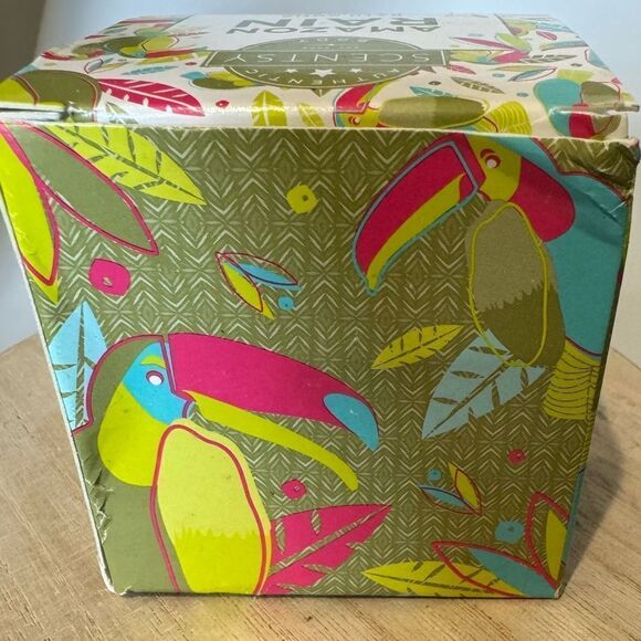 SCENTSY BRAND BATH BOMB " AMAZON RAIN" - Picture 2 of 3